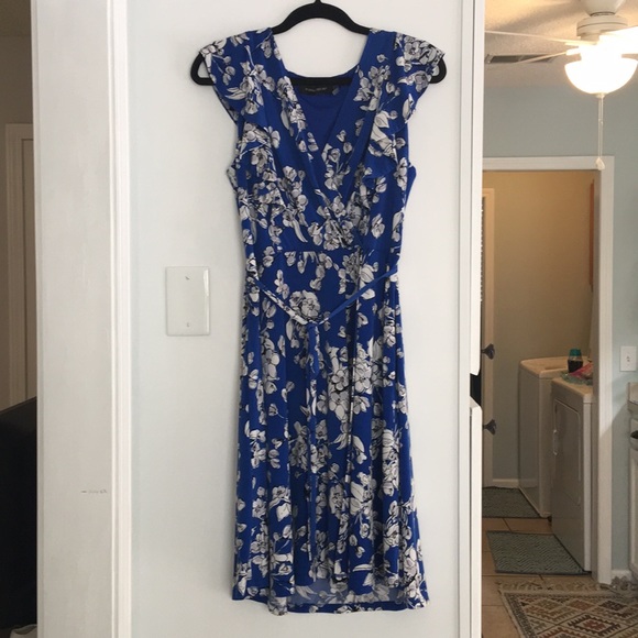 Ivanka Trump Dresses & Skirts - Ivanka Trump blue floral mock wrap dress